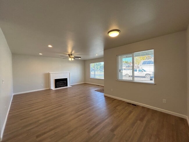 Photo - 2843 Stormes Ave