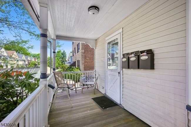 Photo - 76 Montague Pl Unit 1