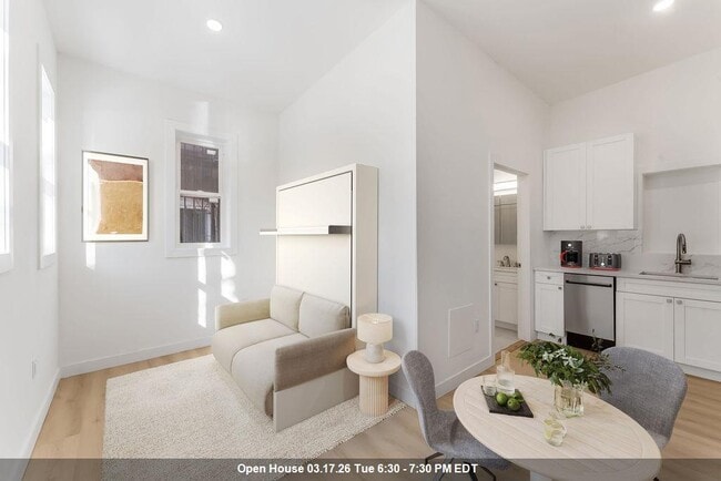 Building Photo - 306 Varick St Unit Studio