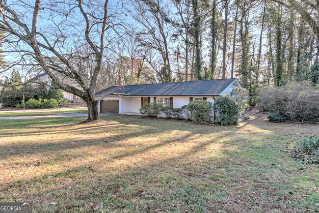 Photo - 465 Windsor Parkway