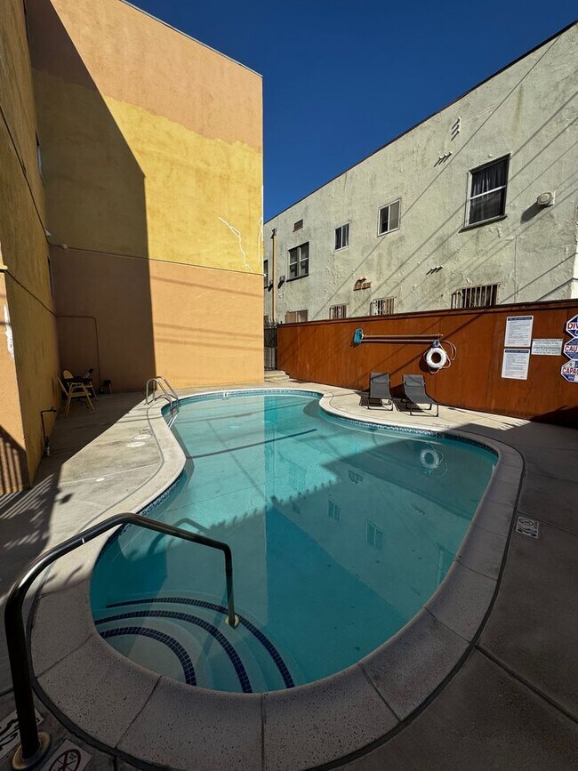 Photo - COMING SOON - Remodeled Studio - Melrose Hill - $1675 - 1st Month Free Unit 36