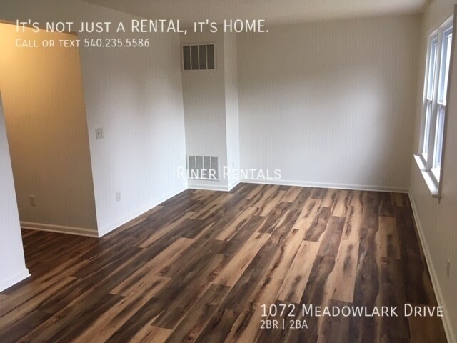 Photo - 1072 Meadowlark Dr