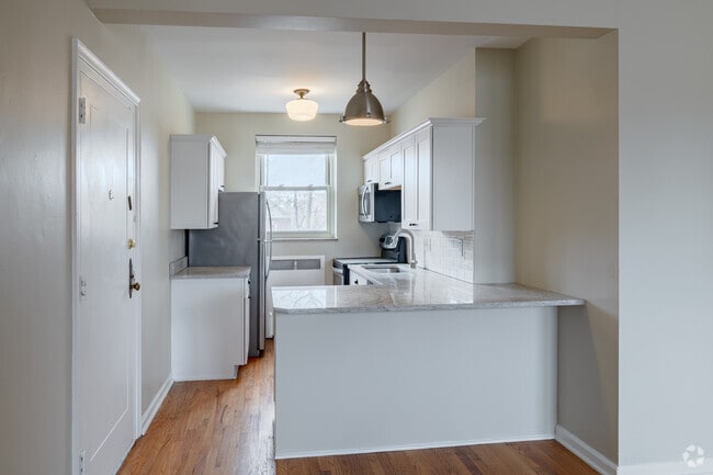 2BR, 1BA - 850SF - Kitchen.