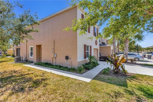 Photo - Beautiful, Clean and ready for move in 3/3/1cg Townhouse