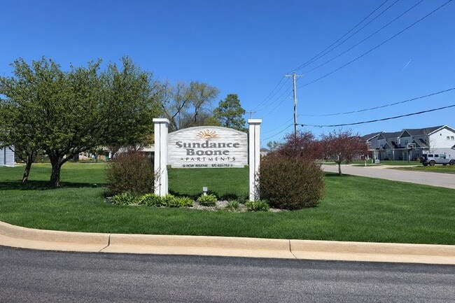 SUNDANCE BOONE APARTMENTS