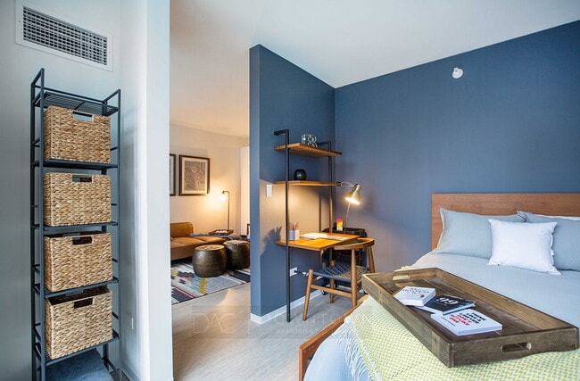 Photo - 700 N La Salle Dr