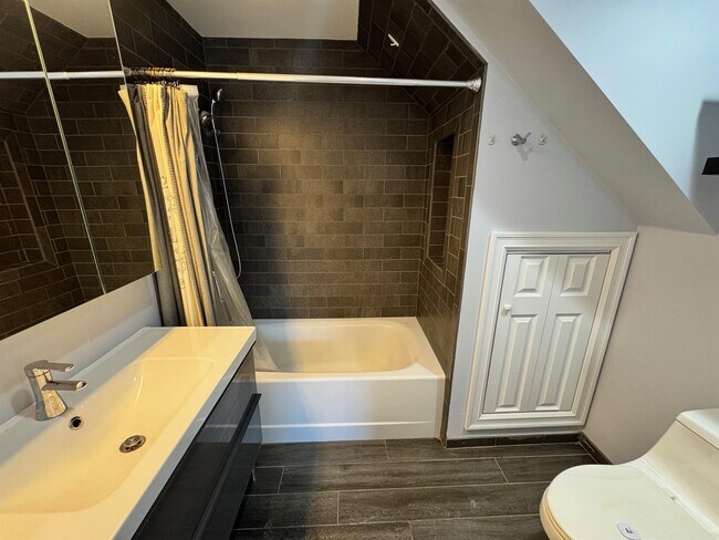 Photo - 8 Cross St E Unidad 1