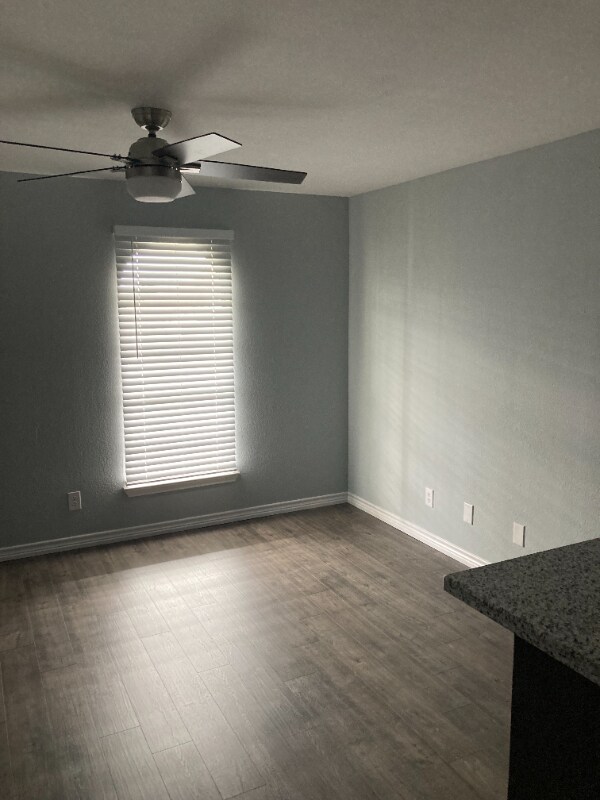 Photo - 2109 Kerria Ave Unit s