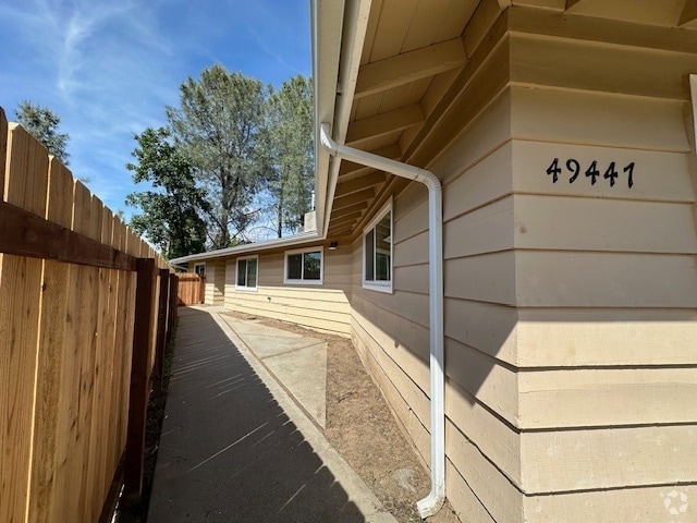 Building Photo - 49447 Pierce Dr Rental