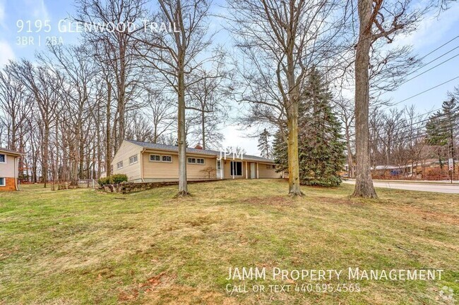 Building Photo - Gorgeous Single Family Home in Brecksville!