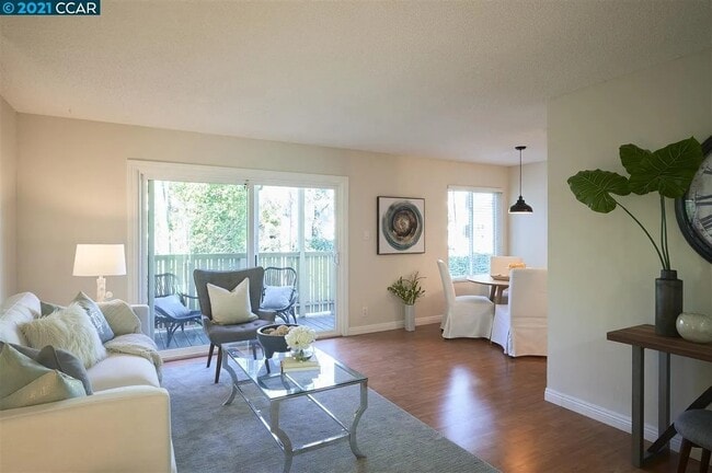 Photo - 2728 Oak Rd Unit 138