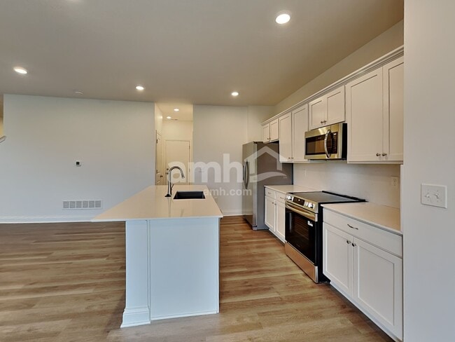 Photo - 9199 Henley Ave