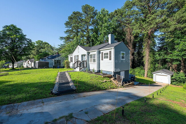 Photo - 2874 Blount St