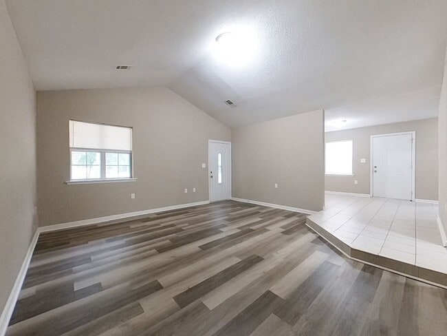 Photo - 319 Sumter St NE
