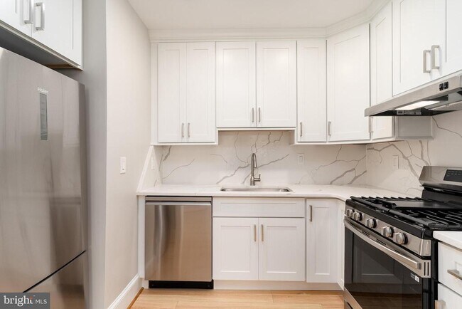 Photo - 523 Constitution Ave NE Unit 3