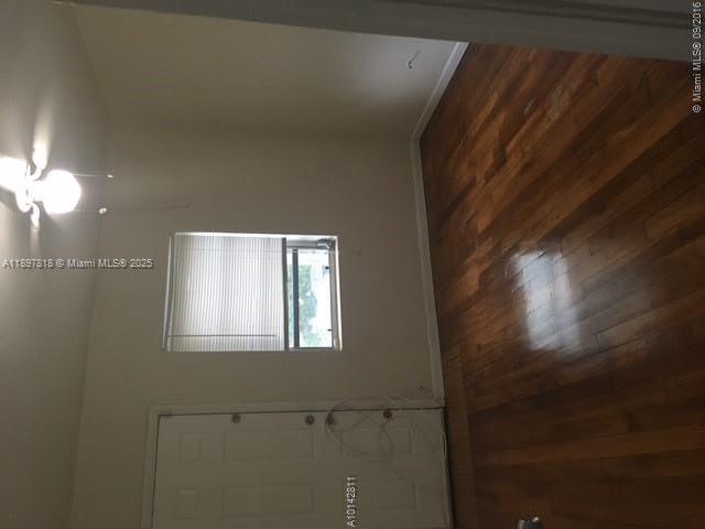 Building Photo - 910 Douglas Rd Unit 3