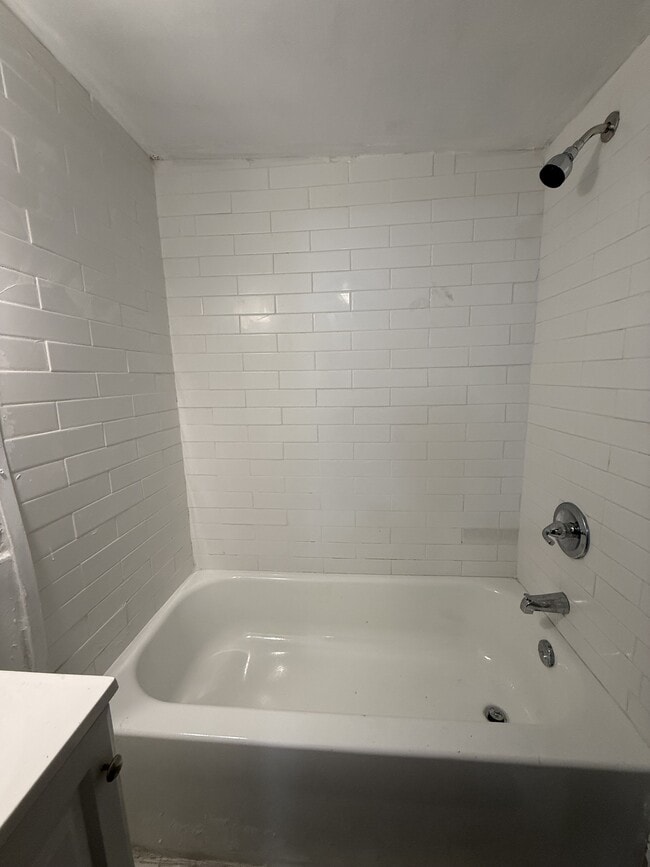 Photo - 1028 Bridge St