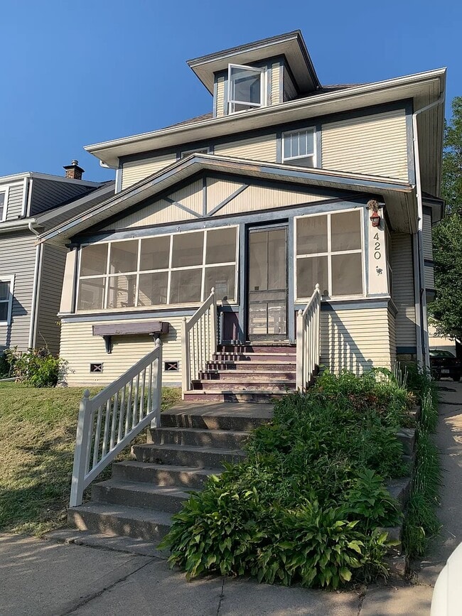 Building Photo - 420 18th St NE Rental
