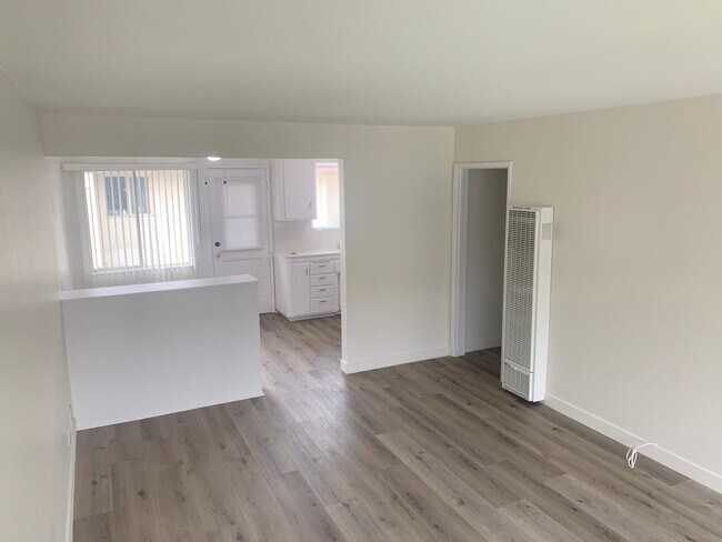 Photo - 511-515 S Baldwin Ave