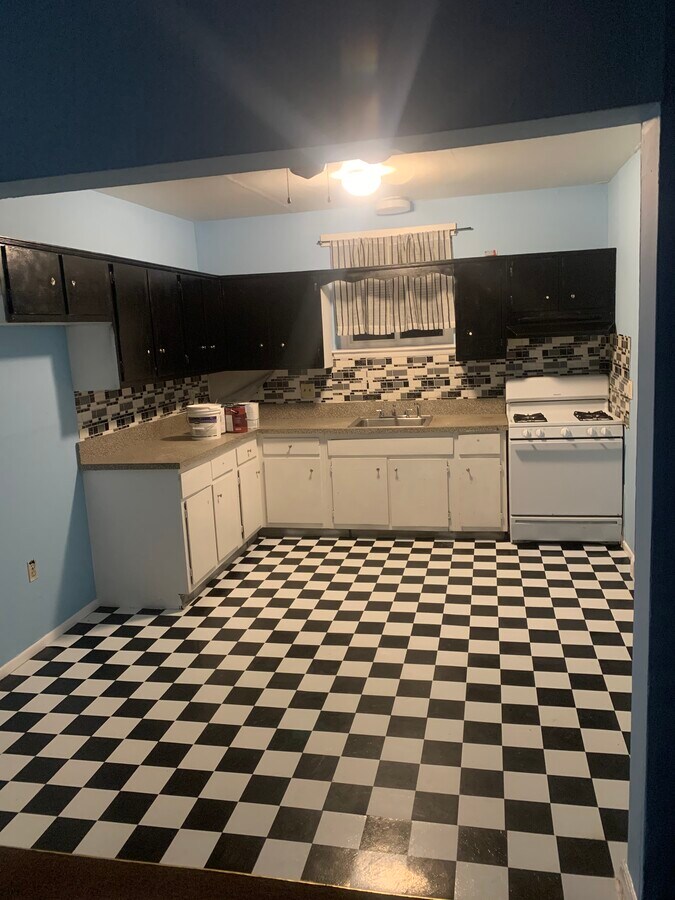 Photo - 111 Lenox St Unit Lenox Apt 4c