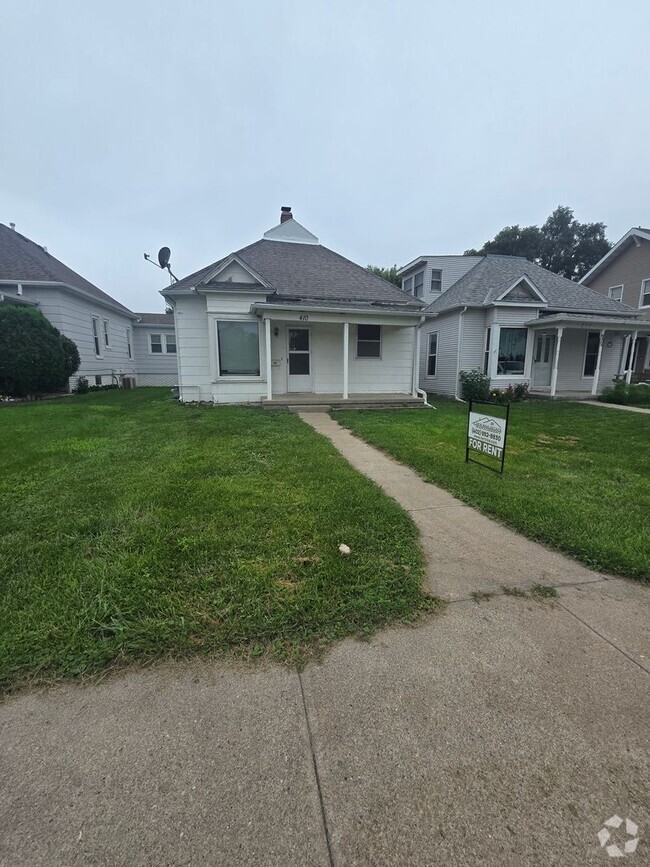 Building Photo - For Rent: Cozy 2 Bedroom, 1 Bathroom Singl... Rental