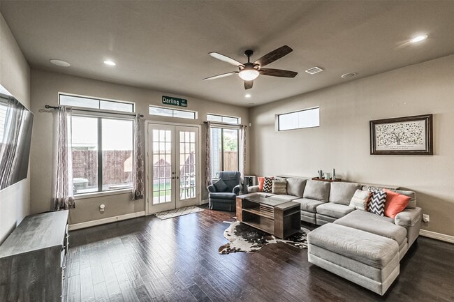 Photo - 5840 Darling St