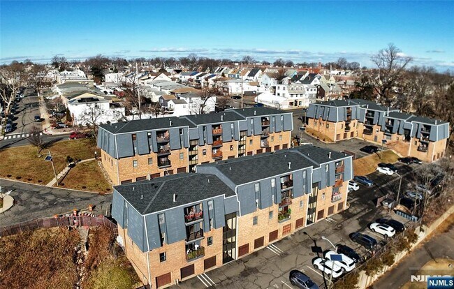 Photo - 700 Schuyler Ave Unit G34