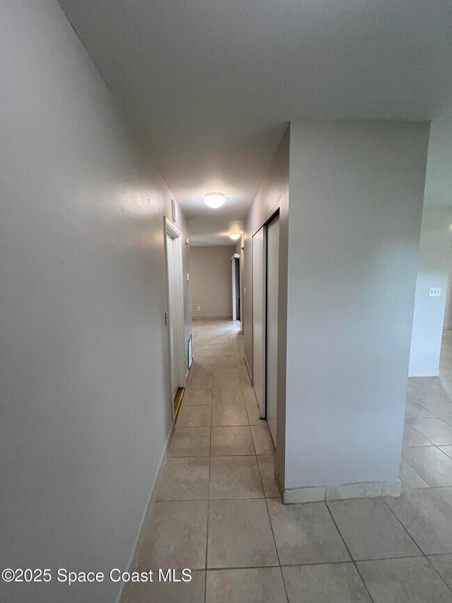 880 Brunswick Ln