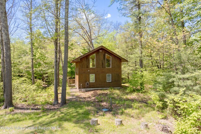 537 Mossy Hill Rd