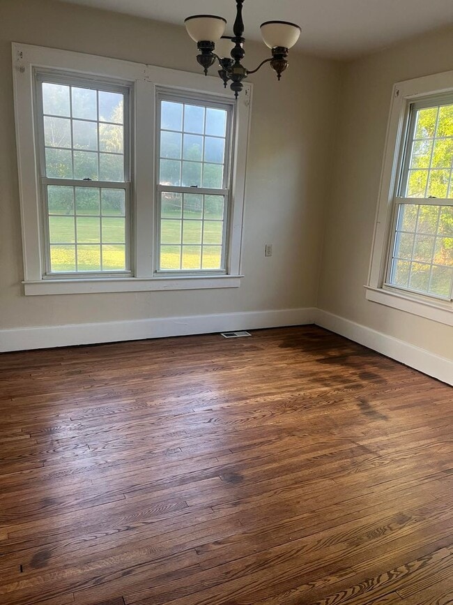 Photo - 210 Hunter St