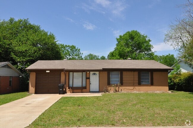 Building Photo - Lovely home located in Mesquite at 635 & H...