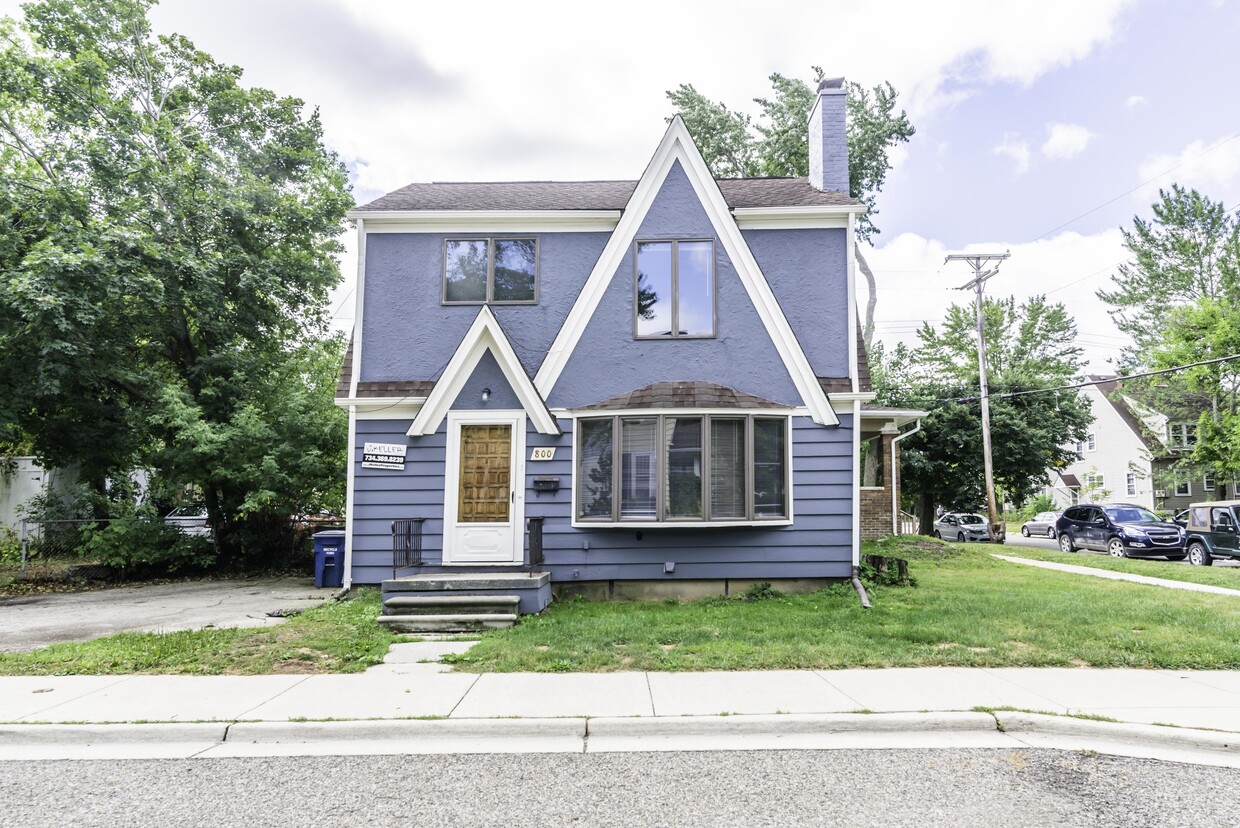 Photo - 800 Sylvan Ave (Ann Arbor, MI)