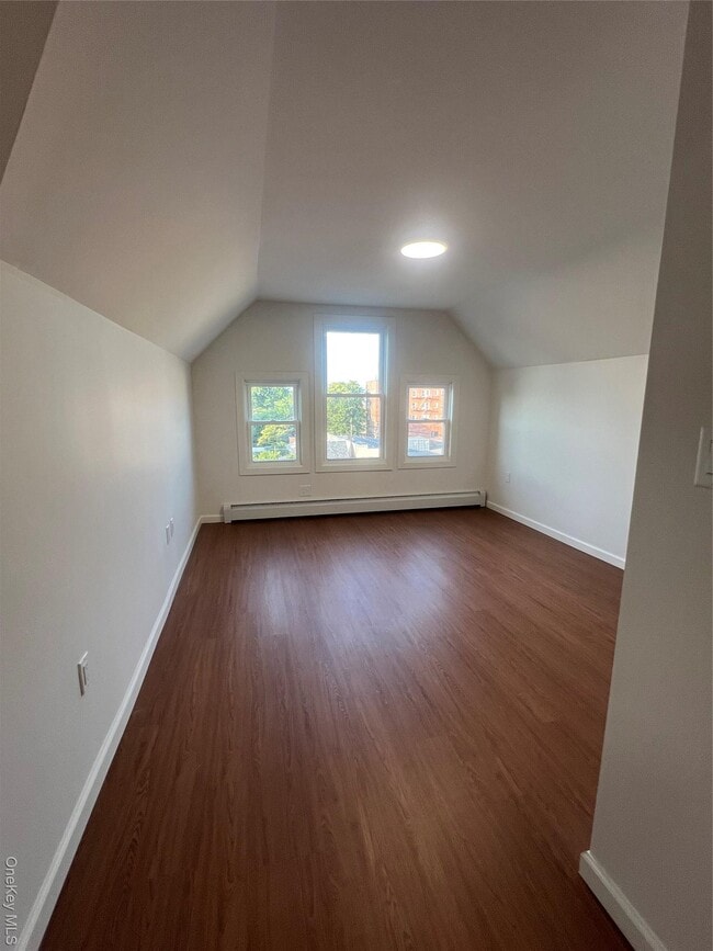 Building Photo - 14 Elm St Unit 3 Rental