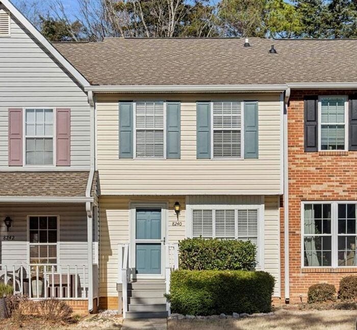 2BD/2.5BA Townhome in Raintree! - 2BD/2.5BA Townhome in Raintree!