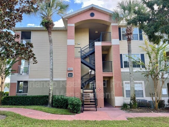 Building Photo - 1969 Summer Club Dr Unit APT 201