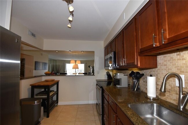 Photo - 400 Golden Isles Dr Unit 65