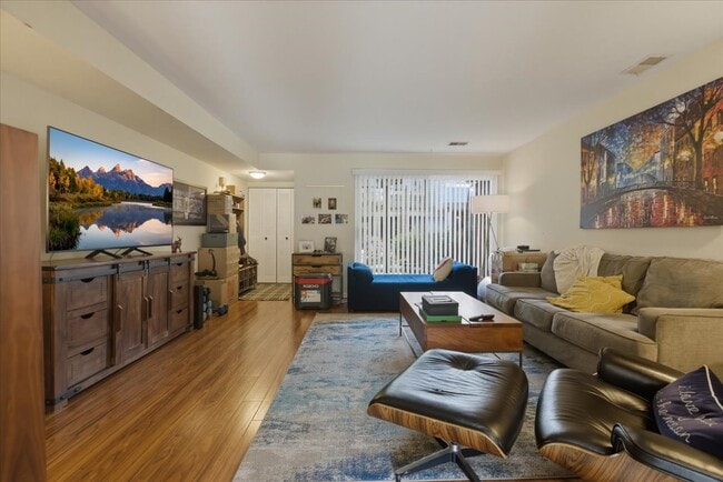 Photo - 1631 W Belle Plaine Ave