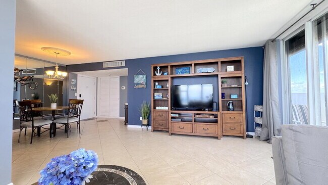 2800 N Atlantic Ave Unit 1115
