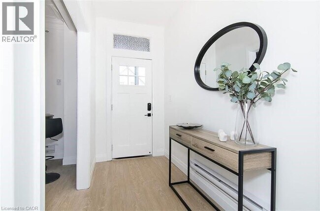 Photo - 249 Emerald St N Unité 1