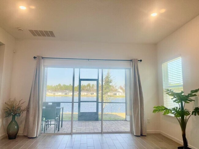 Photo - 552 Lake Sinclair St