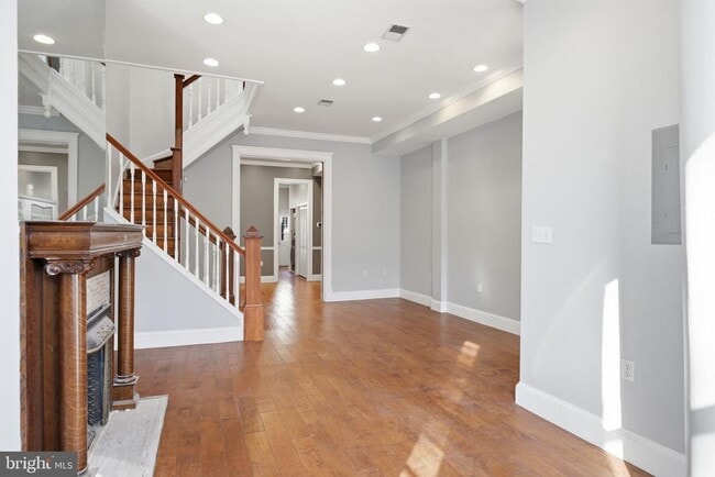 Photo - 58 Quincy Pl NE