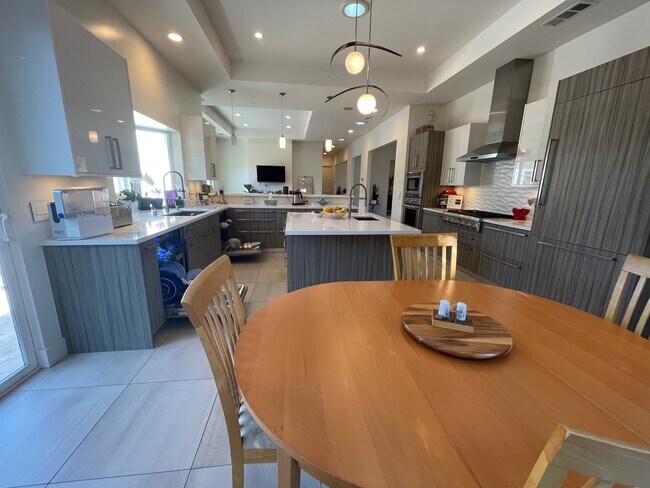 Photo - 215 Loucks Ave