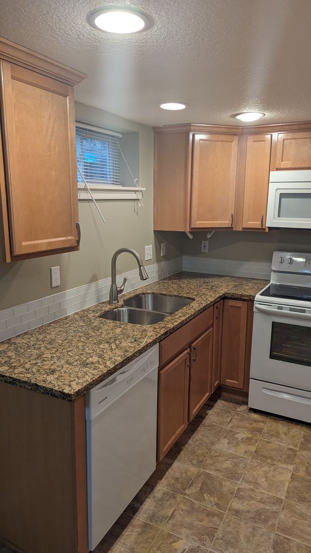 Photo - OR112 Unit B