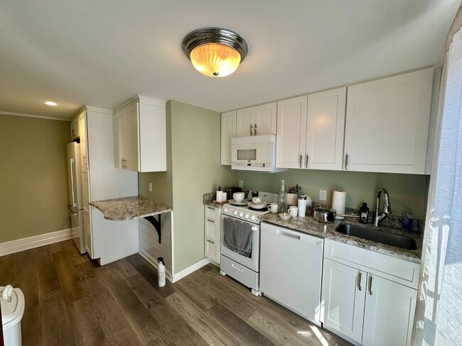 Photo - 27 Center St