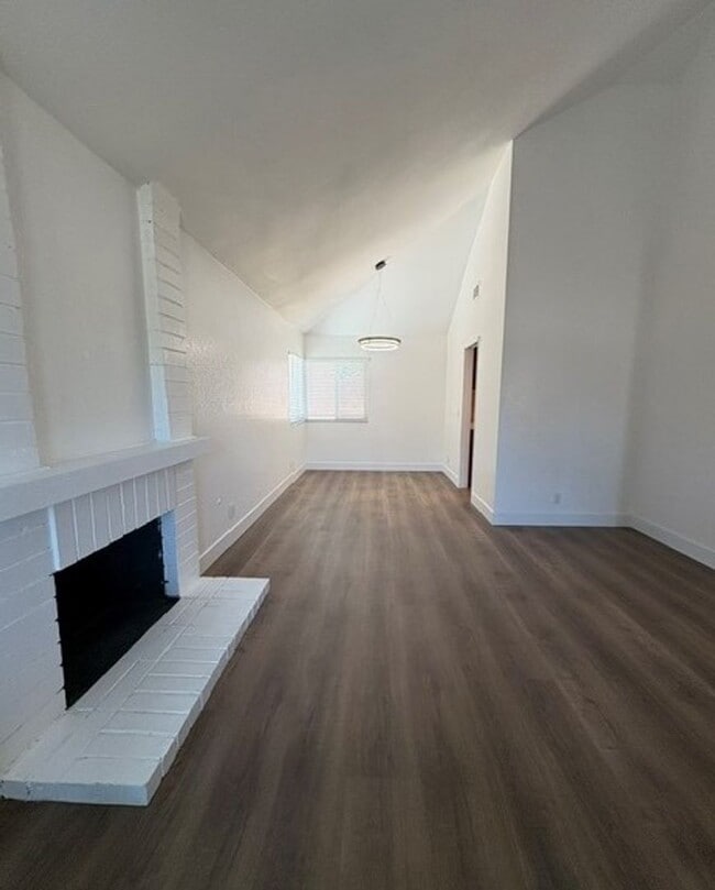 514 Avenida Presidio