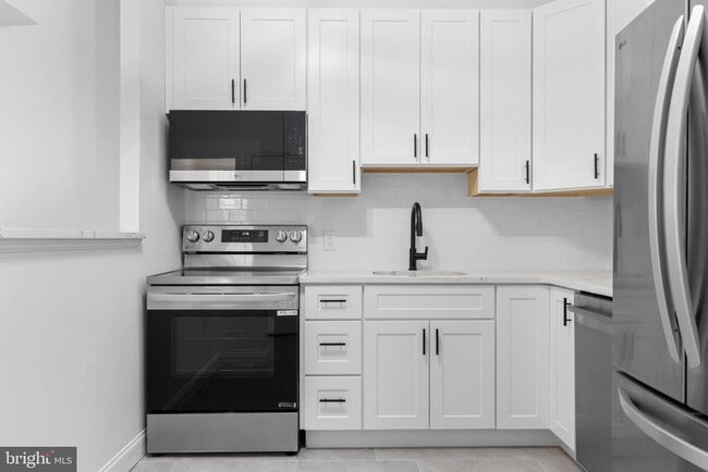 Building Photo - 4930 West Chester Pike Unit 304