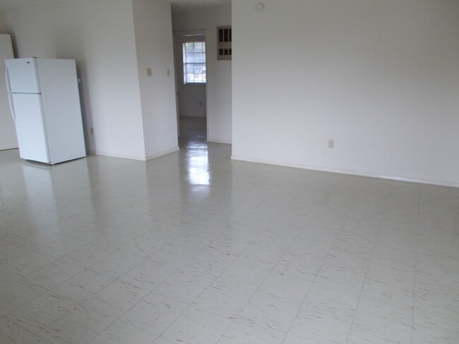 Photo - 109 Upsilon St Unit A