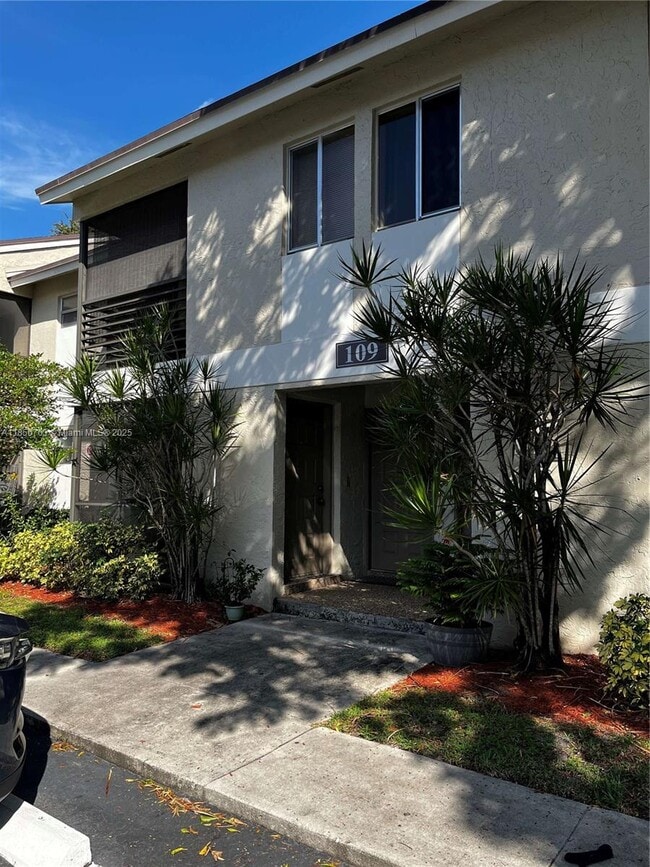 Building Photo - 109 Gardens Dr Unit 103 Rental