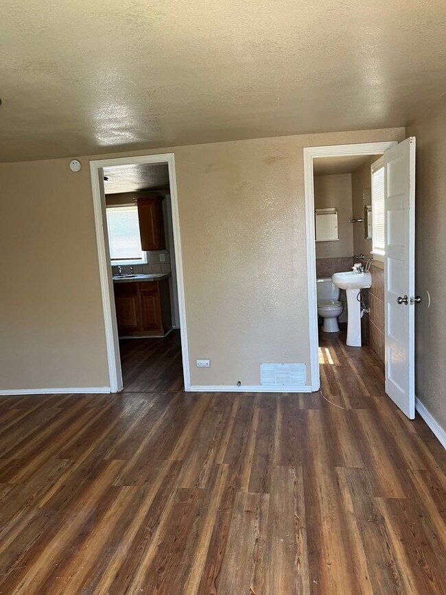 1516 27th St Unit Rear