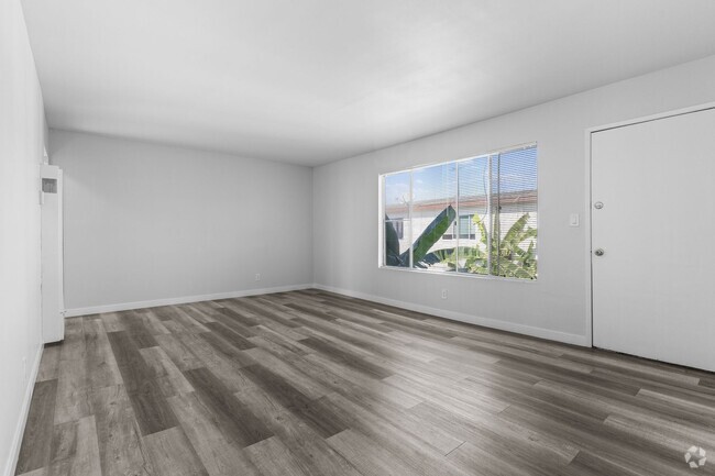 Building Photo - 1050 Gaviota Ave Unit 11 Rental